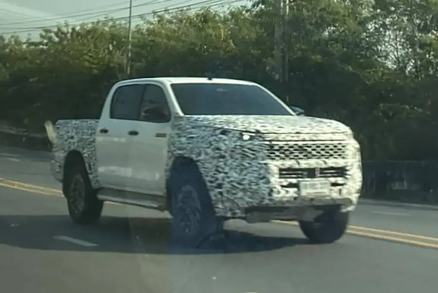 Spyshot NEW Toyota Hilux 2025 2